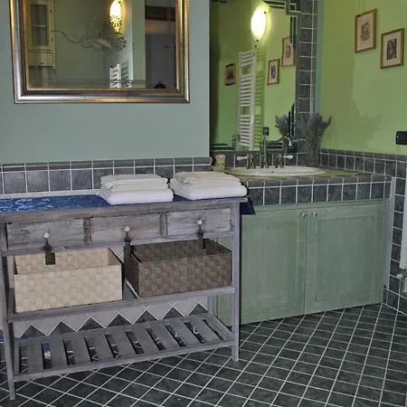 Sleeps 4 Air Con Wifi Faiolo
