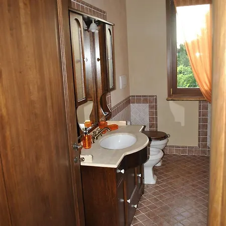 Sleeps 4 Air Con Wifi Apartment Faiolo