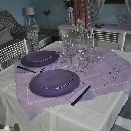 Sleeps 4 Air Con Wifi Apartment Faiolo