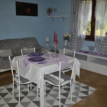 Sleeps 4 Air Con Wifi Apartment Faiolo